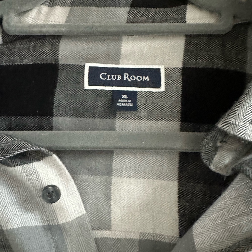 Button down - Picture 2 of 2